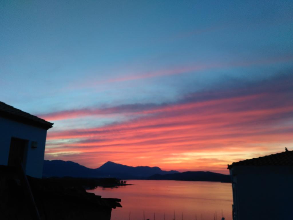 Appartamento Panoramic View Poros Town Esterno foto